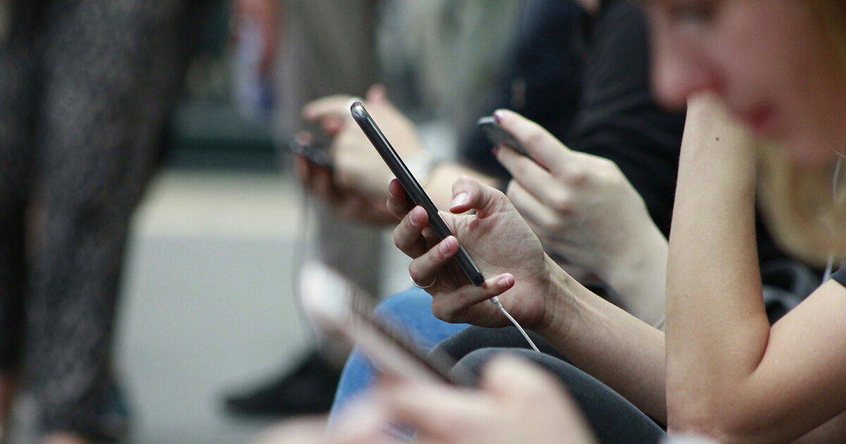 Advarer mot Vipps-lånegrupper